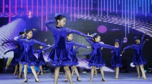 国标舞基本功:女孩学民族舞还是国标舞，为什么